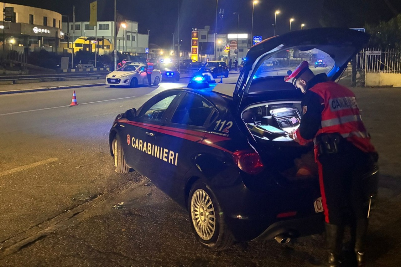Fermato con un coltello nel terminal dei pullman