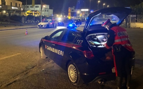 Fermato con un coltello nel terminal dei pullman