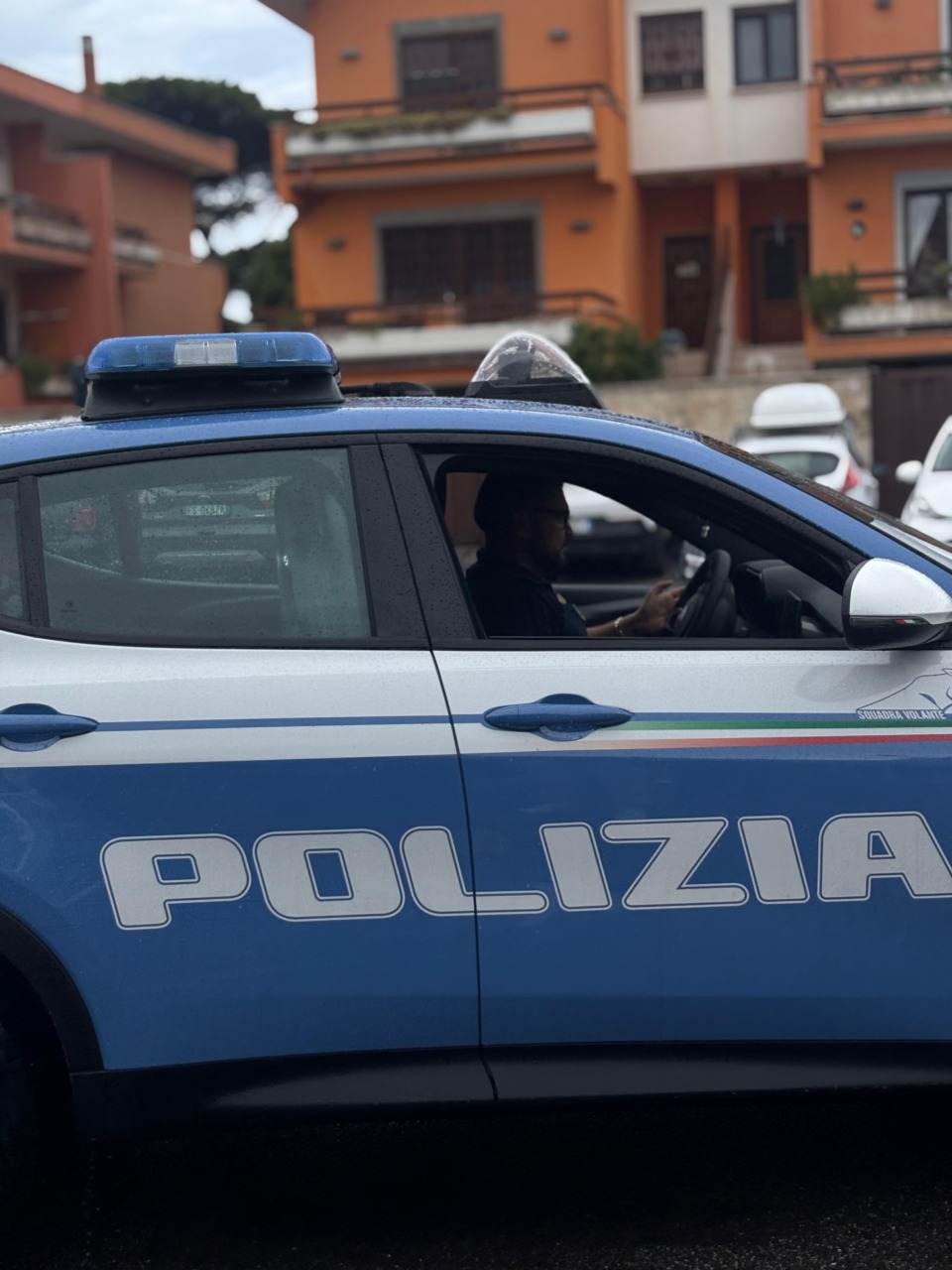 Cellulare sottratto dopo un appuntamento, chiesti 100 euro